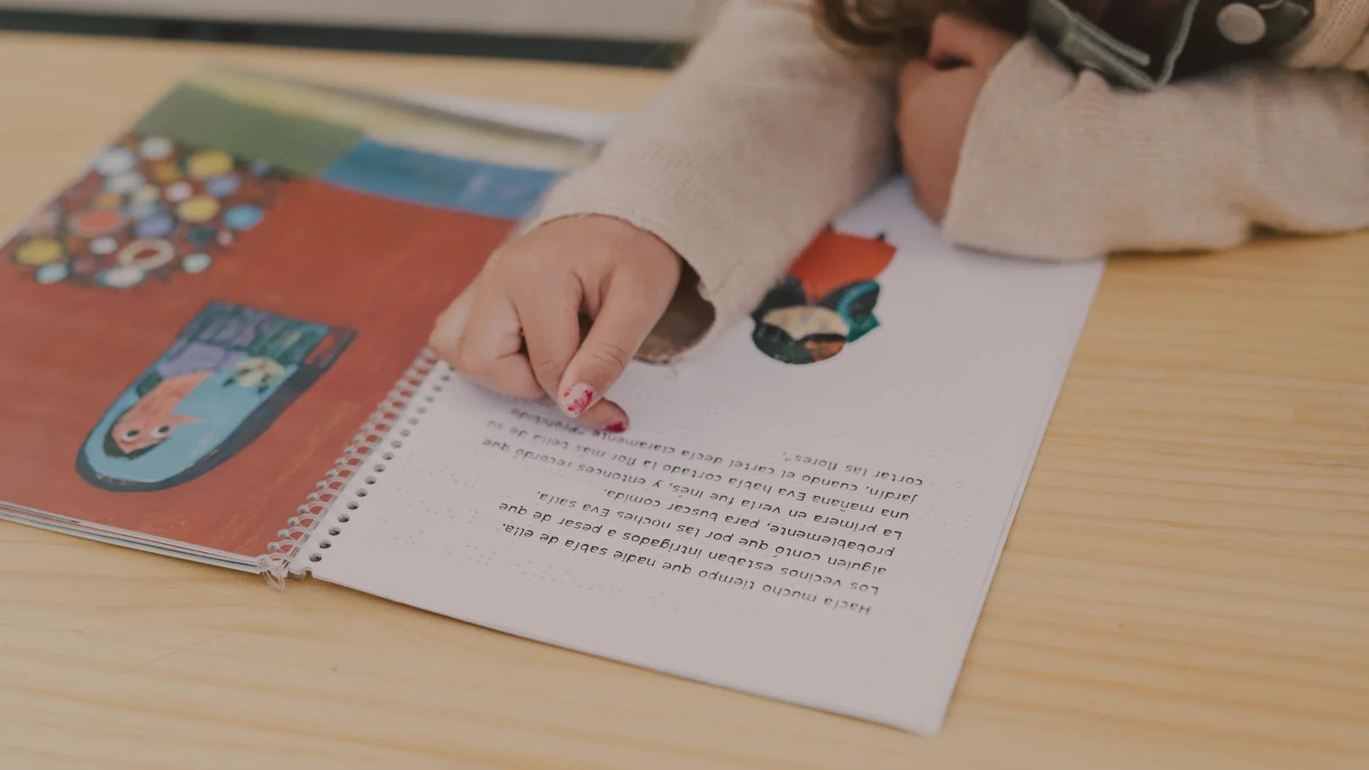 Child studying another language to become bilingual