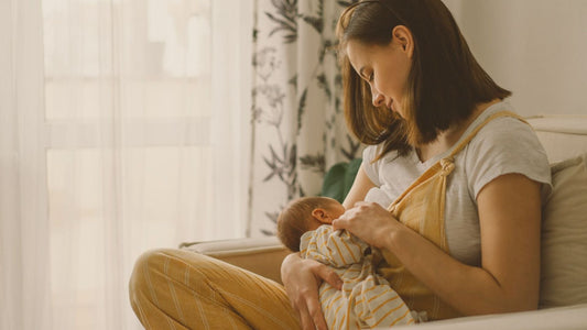Breastfeeding vs. Formula Feeding: A Balanced Comparison