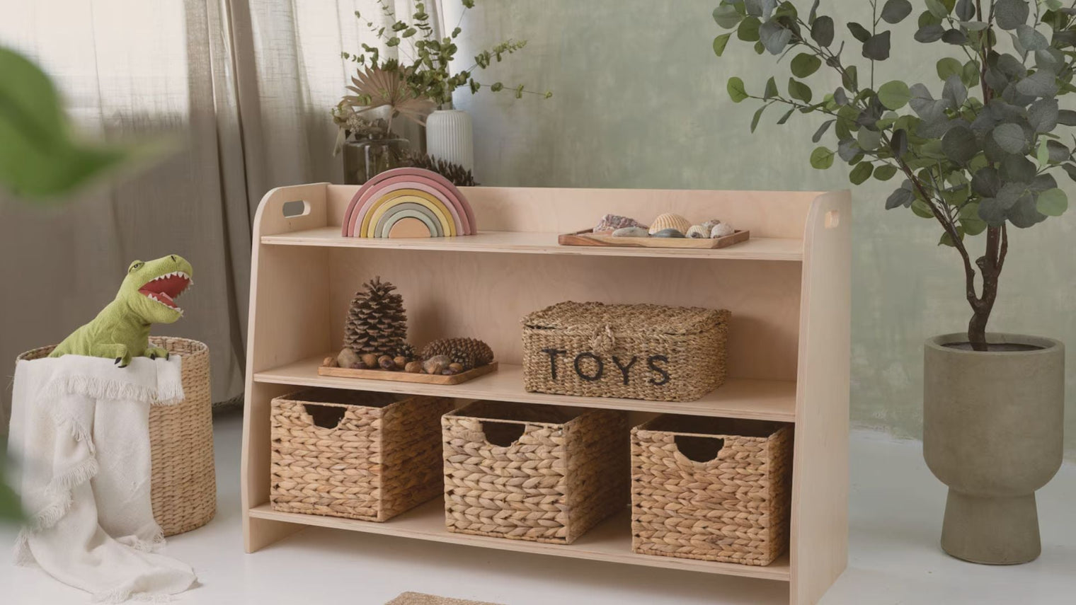 How to Choose the Perfect Montessori Toy Shelf: A Comparison of Storage, Size, and Materials