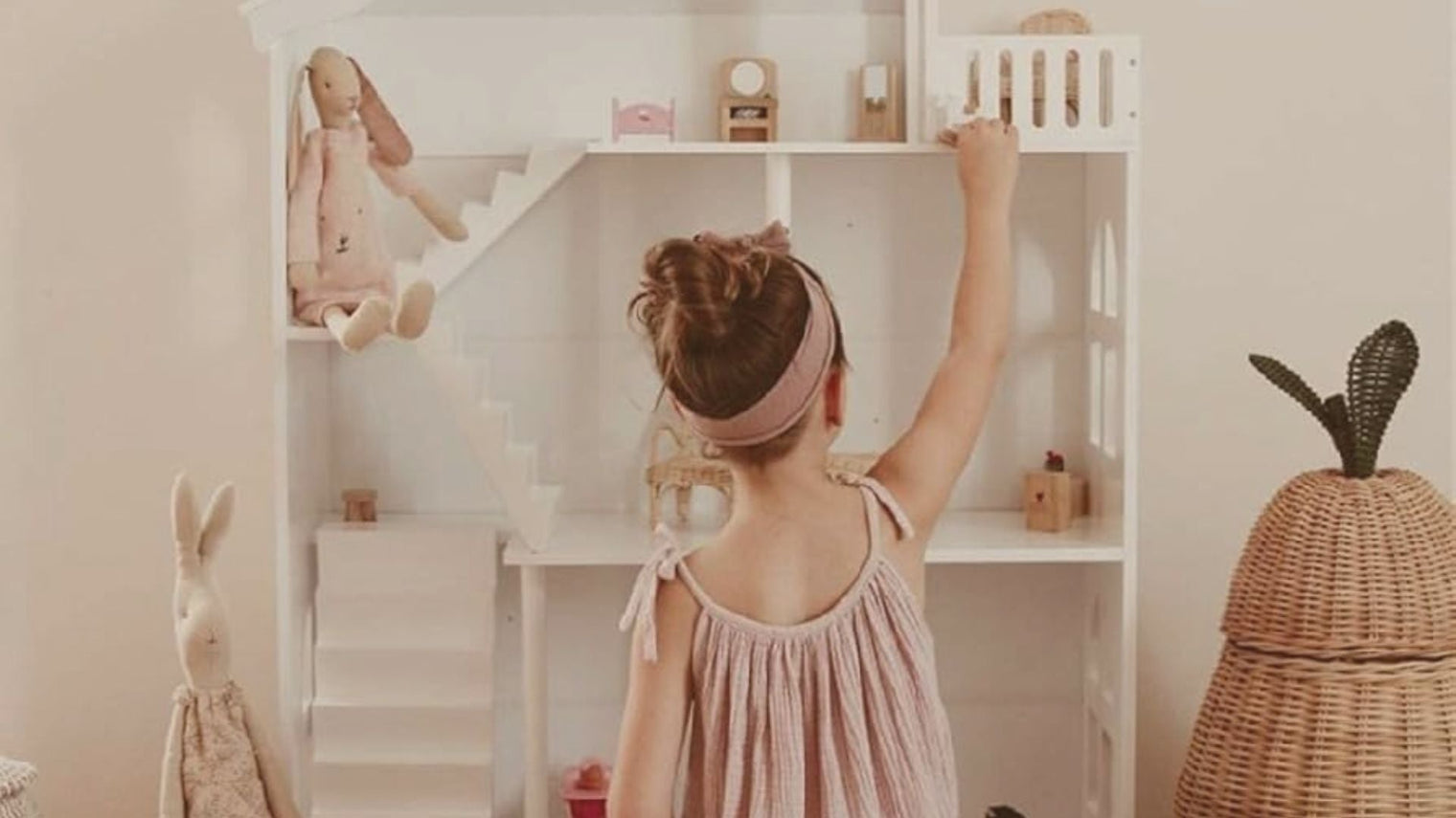 How to Repaint Old Bookshelves Using Non-Toxic Paints