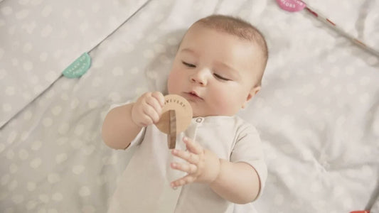 How to Use Montessori Pacifiers: A Simple Guide for Parents Who Want a Calmer, More Independent Baby
