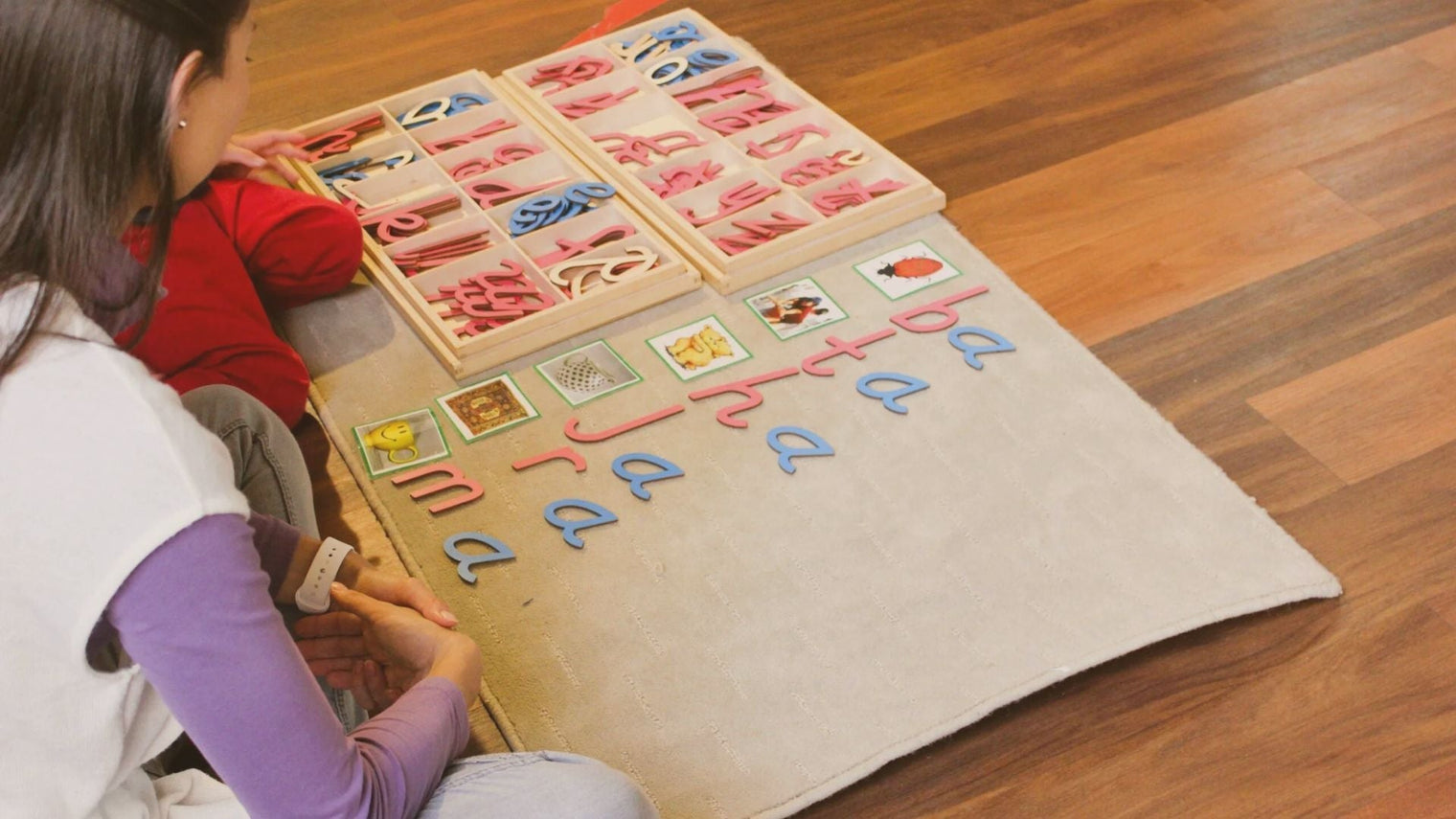 How to Use a Montessori Moveable Alphabet