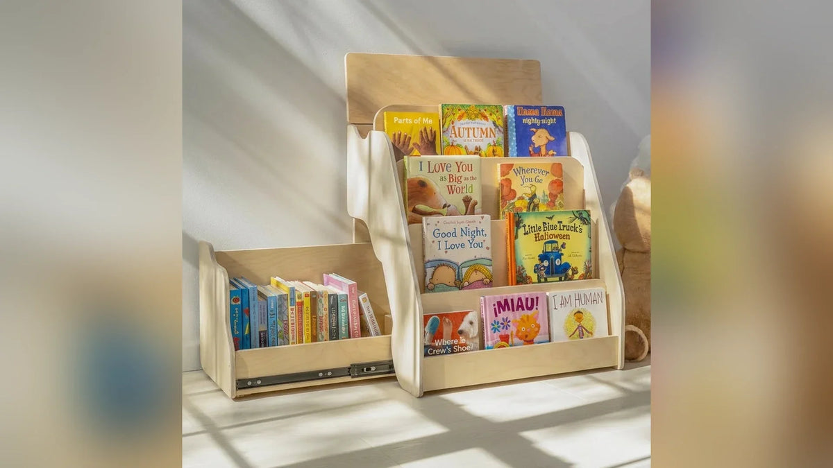 Dannico front-facing Montessori kids' bookshelf made of Baltic birch plywood